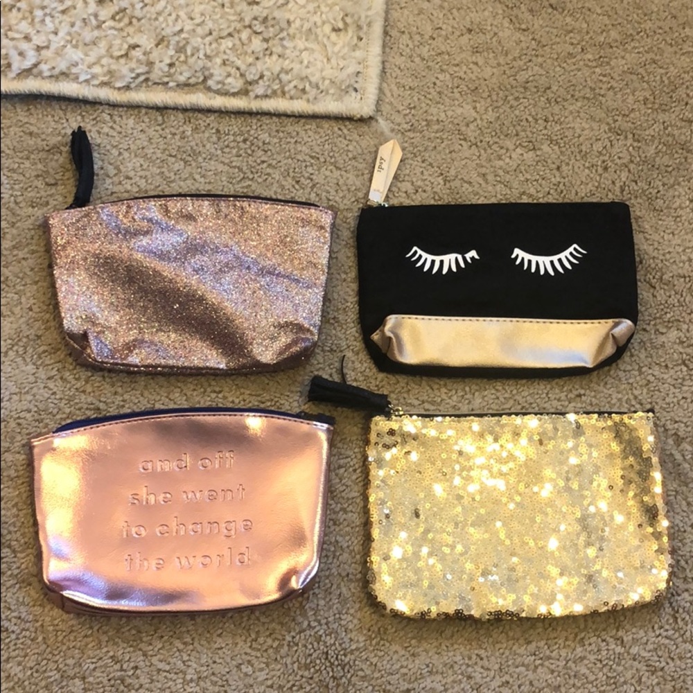 Lot of 4 cosmetic bags